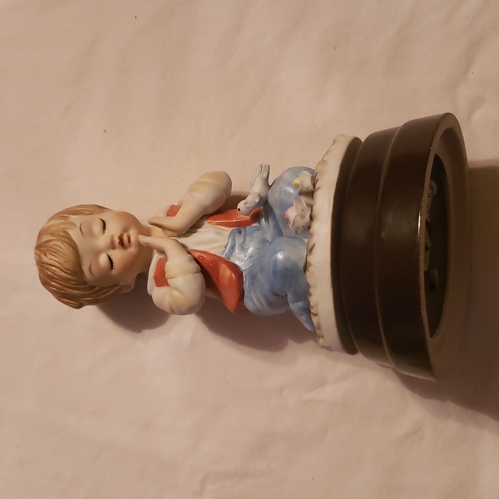 Vintage Sankyo Japan Music Box "I Bay A Little Pray" Boy Praying With Bird